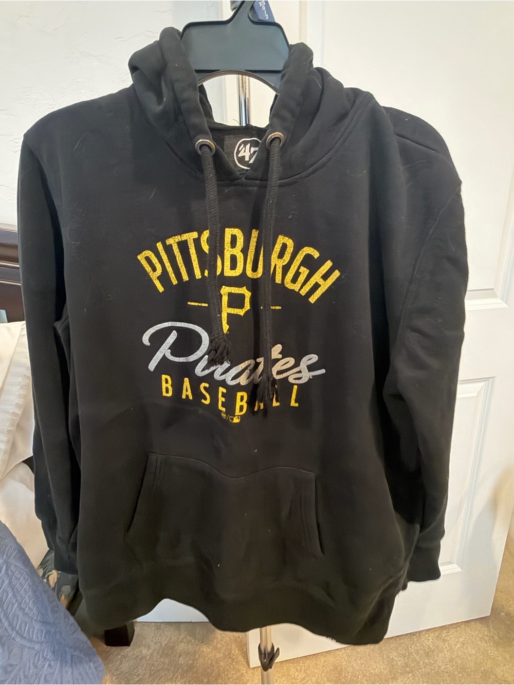 Pittsburgh Pirates Women’s Black Hoodie Sweatshirt